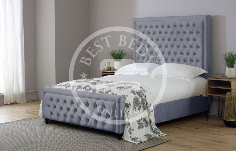 Load image into Gallery viewer, Hilton Chesterfield Upholstered Bed
